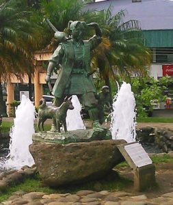 Estatua de Momotaro